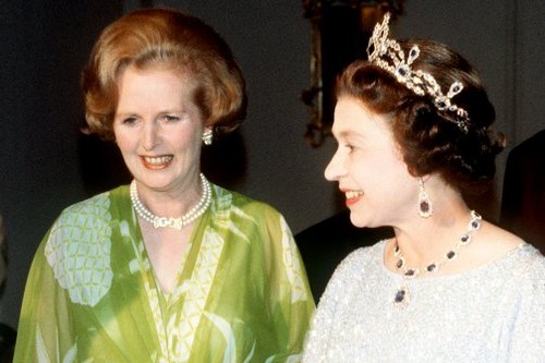  Margaret Thatcher and queen Elizabeth
