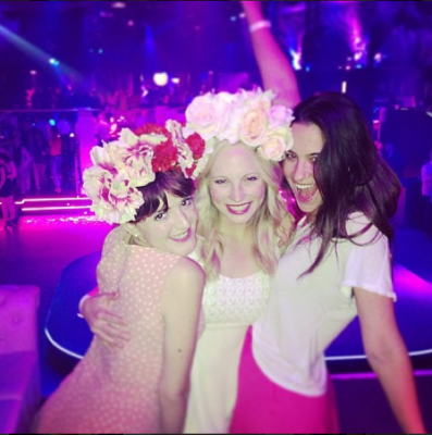  New personal photos: Candice's trip to europa with friends [May 2013]