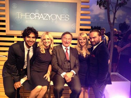  Sarah and Robin Williams with the cast of The Big Bang Theory