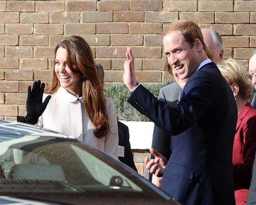  The Royal Couple Visits a UK Charity
