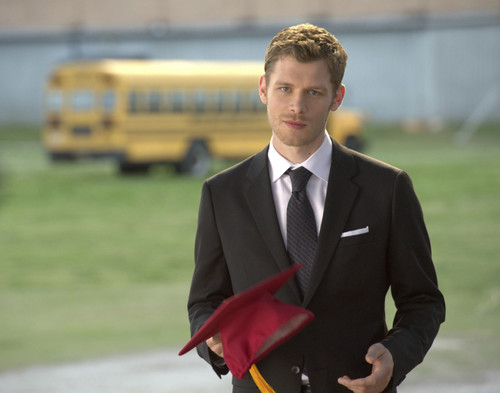  The Vampire Diaries "Graduation" - season 4 finale