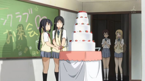  “Congratulations Mrs and Mrs Akiyama! You may now cut the cake!”