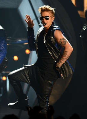  05.19.2013 Billboard Музыка Awards - Peformance