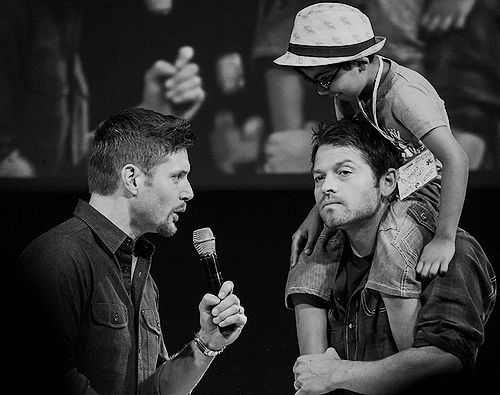  Jensen, Misha and a Young Фан
