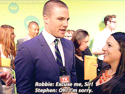 Robbie videobombing Stephen's interview for TV Guide