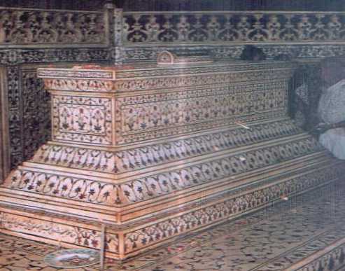  Tombs of Shah Jahan and Mumtaz Mahal