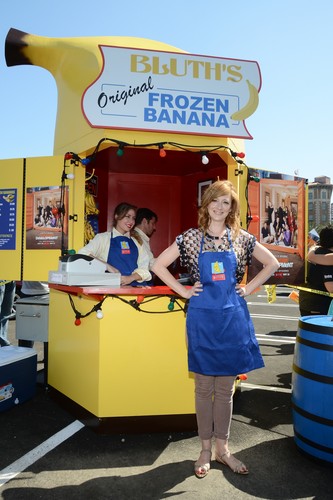  'Arrested Development' Bluth's Original फ्रोज़न केला, केले Stand First L.A. Location Opening