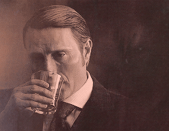  1x11 “Rôti” → doctor Hannibal Lecter