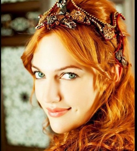  Beautiful Meryem Uzerli as Hurrem
