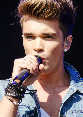  Josh At コンサート :) U Belong Wiv Me "Perfect In Every Way" :) 100% Real ♥