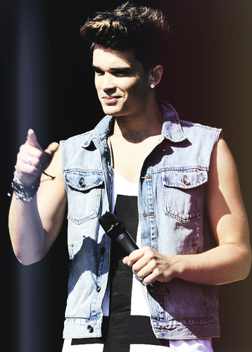  Josh At show, concerto :) U Belong Wiv Me "Perfect In Every Way" :) 100% Real ♥