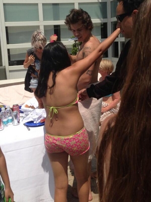  June 8th - Harry sa pamamagitan ng the Pool in Mexico