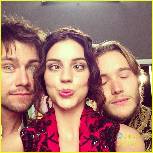  behind the scenes of reign