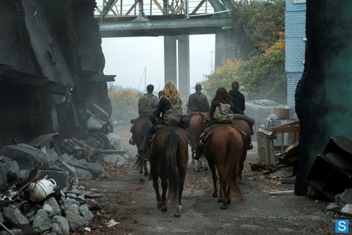 Falling Skies - Episode 3.05 - 搜索 and Recover - Promotional 照片