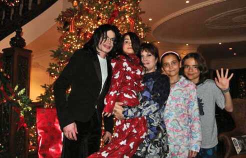  Michael Jackson, Blanket Jackson, ?, Paris Jackson and Prince Jackson ♥♥