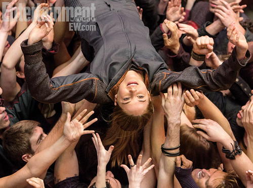  New Divergent stills from Entertainment Weekly