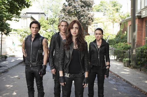  New "The Mortal Instruments: City of Bones" Movie Stills [Lily as Clary Fray]