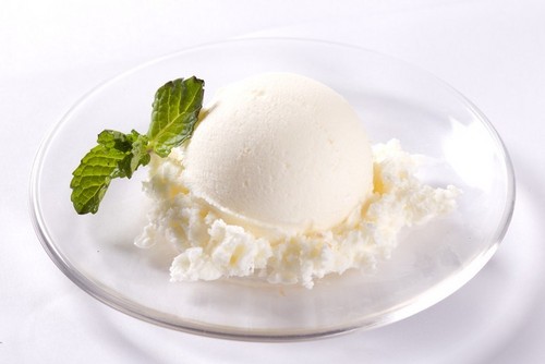  White Vanilla Ice-Cream