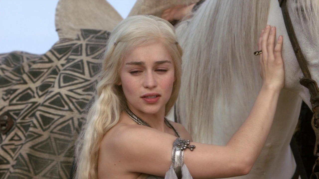 Daenerys Targaryen - 1x01 - Winter is Coming
