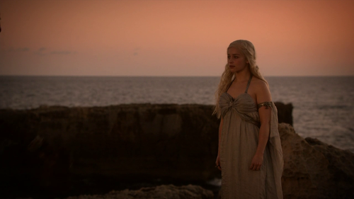 Daenerys Targaryen - 1x01 - Winter is Coming