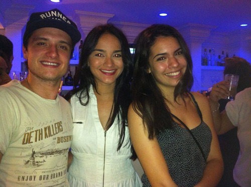  Josh and Claudia at the Paradise लॉस्ट लपेटें party