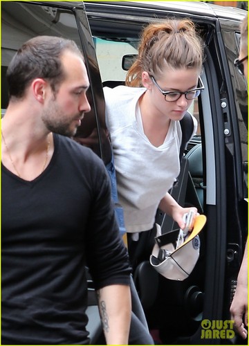  Kristen arriving in Paris,France on July 1st,2013