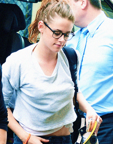  Kristen arriving in Paris,France on July 1st,2013