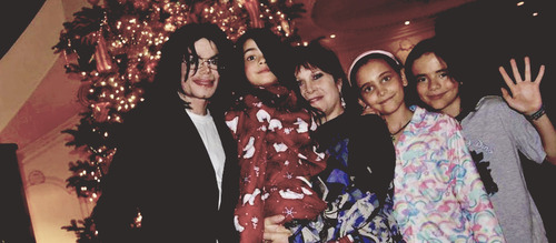  Michael Jackson with his kids Blanket Jackson, Paris Jackson and Prince Jackson ♥♥