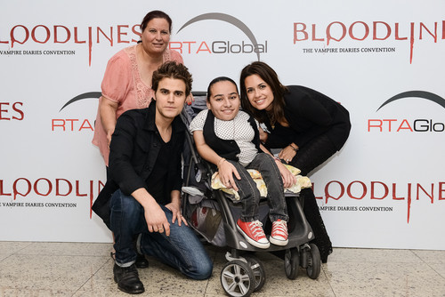  Paul and Torrey with 팬 in Brasil