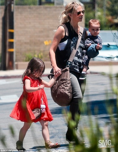  Sarah out in LA with Rocky and carlotta, charlotte (26th June 2013)