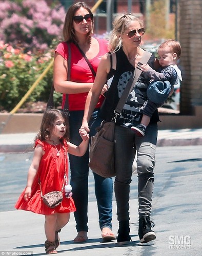  Sarah out in LA with Rocky and шарлотка, шарлотта (26th June 2013)