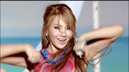  2NE1 - Falling in tình yêu M/V screencaps