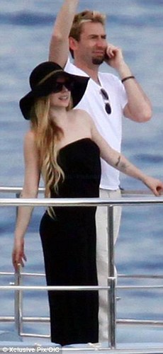  Avril and Chad at their Honeymoon in Portofino, Italy [07.07.2013]