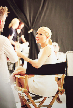  Behind the Scenes of Gwyneth’s Max Factor Shoots