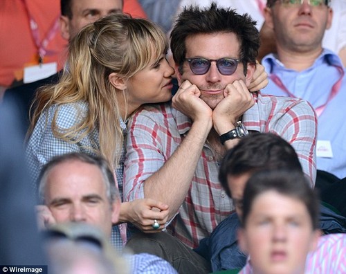  Bradley Cooper And His Girlfriend At Wimbledon
