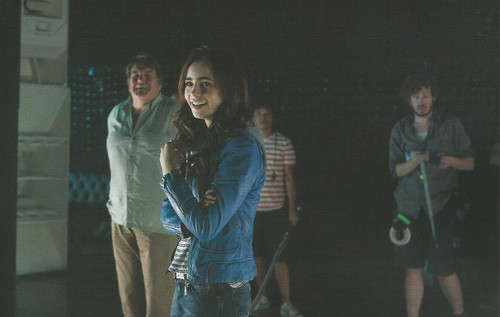  HQ Stills and 防弾少年団 写真 from the TMI Movie Companion [Scans]