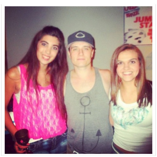  Josh with fans