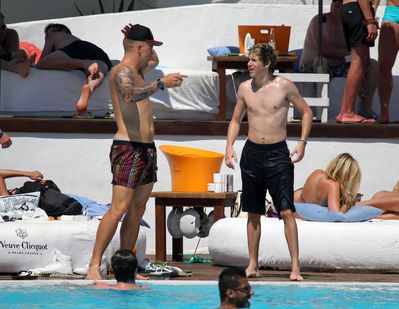  July 7th - Niall Horan At Ocean beach, pwani Club In Marbella, Spain