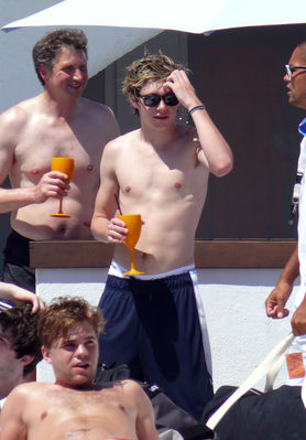  July 7th - Niall Horan At Ocean pantai Club In Marbella, Spain