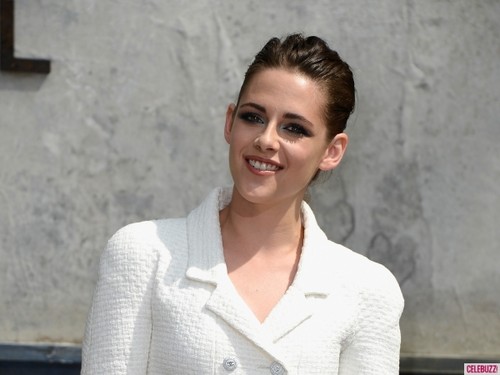  Kristen at the 2013 Chanel fashion mostra in Paris,France