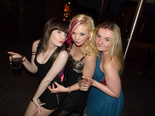  Shawny, Sammy & Me In Che Bar On A Girlz Nite Out In BFD ;) 100% Real ♥