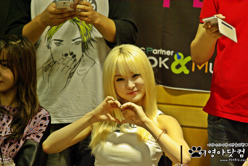  130713 after school First amor fan Sign Event - Eyoung
