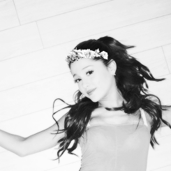  Ariana iconen <33