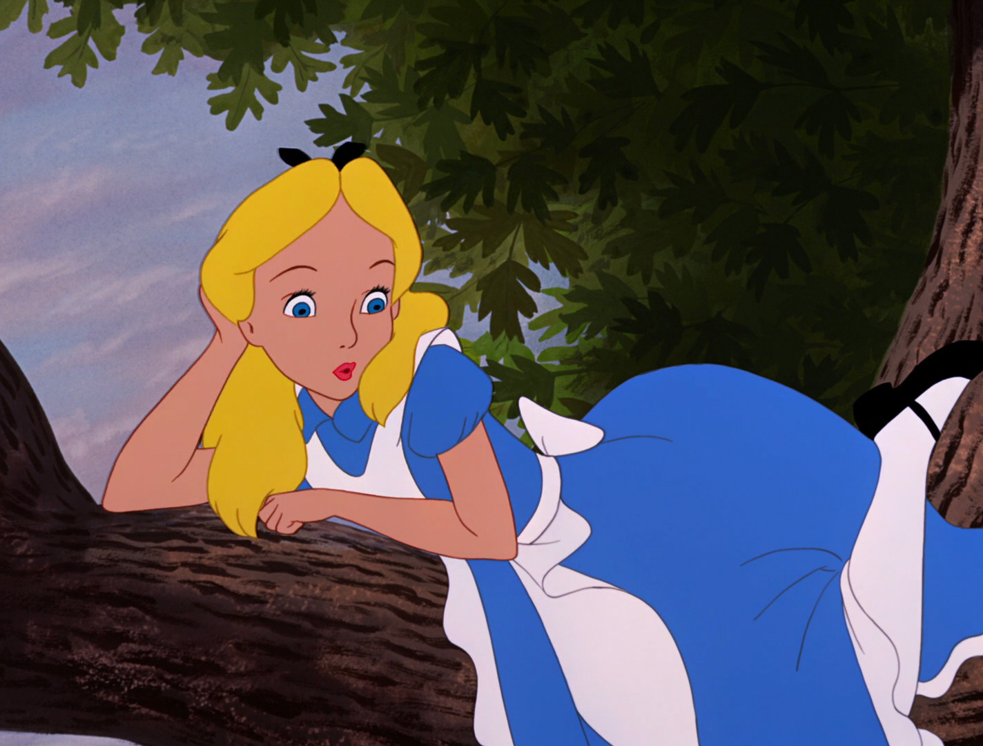 Beginning Scene of Alice in Wonderland - Alice in Wonderland Photo ...