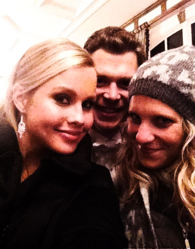  Claire Holt and Joseph مورگن