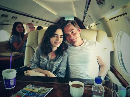  Lily Collins & Kevin Zegers Twitpic