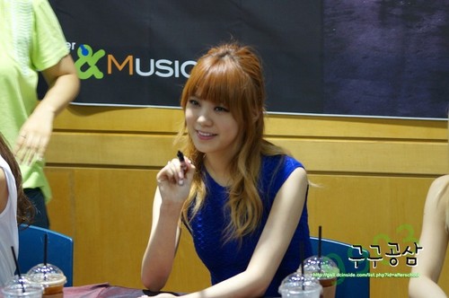  Lizzy (After School) - First amor fã Signing Event Pics