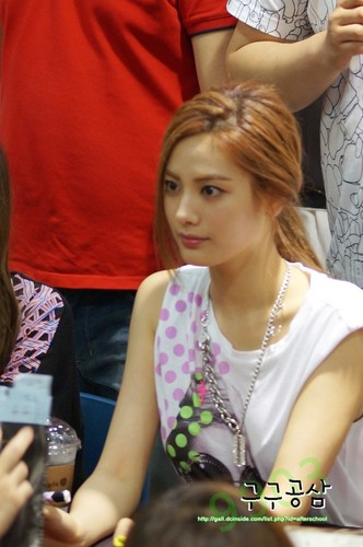  Nana (After School) - First Love پرستار Signing Event Pics