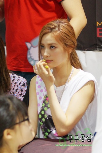  Nana (After School) - First 爱情 粉丝 Signing Event Pics