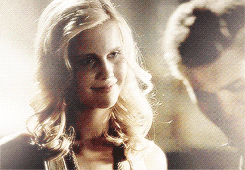  Rebekah + चुंबन